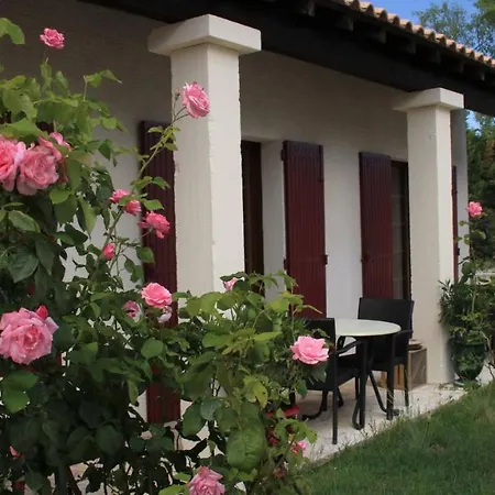 Des Amandiers Hotel 3*