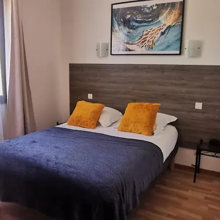 Des Amandiers Hotel