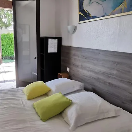 Des Amandiers Hotel