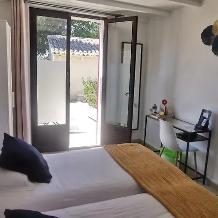 Des Amandiers Hotel 3*