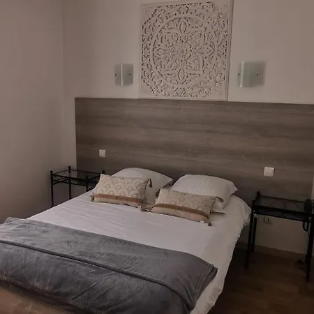 Des Amandiers Hotel