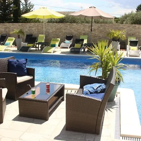 Des Amandiers Hotel 3*